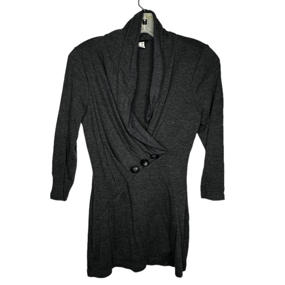 Venus Sweater‎ - Picture 1 of 6